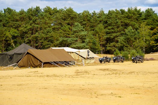 Proč si vybrat vojenské tepláky pro outdoorové dobrodružství?